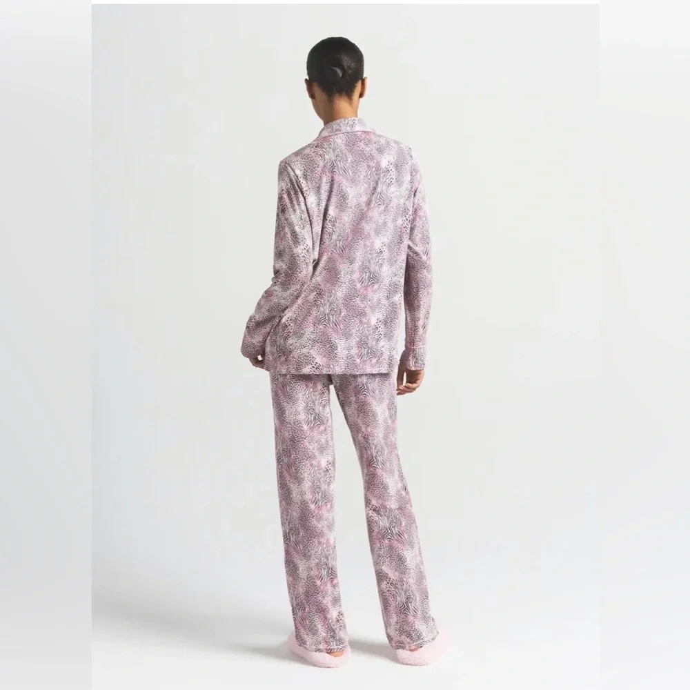 SKIMS - BEST SELLER! Bloom Mini Multi Animal Pajama Set - Picture 4 of 11